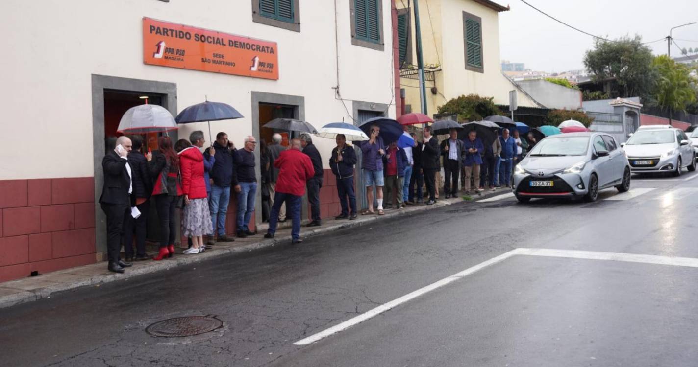 Fila longa em São Martinho para votar nas Diretas do PSD