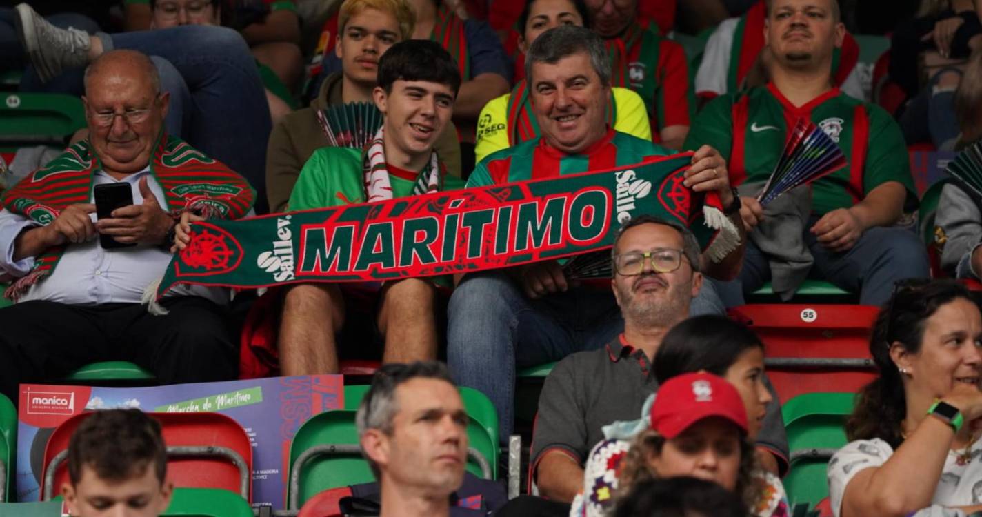 Veja quem está nos Barreiros para assistir ao Marítimo-Santa Clara (com fotos)