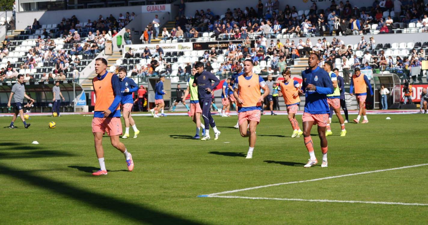 Estádio da Madeira composto para assistir ao Nacional–FC Porto (com fotos)