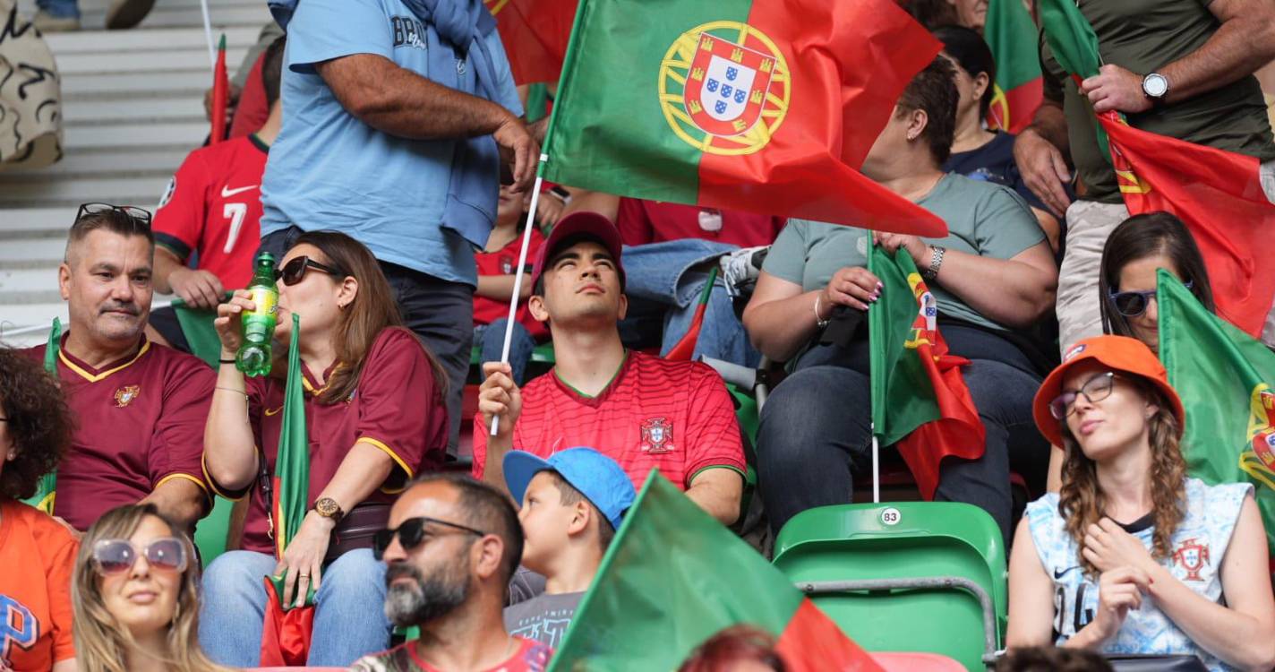 Veja quem está a assistir ao Portugal x Bélgica nos Barreiros (com fotos)