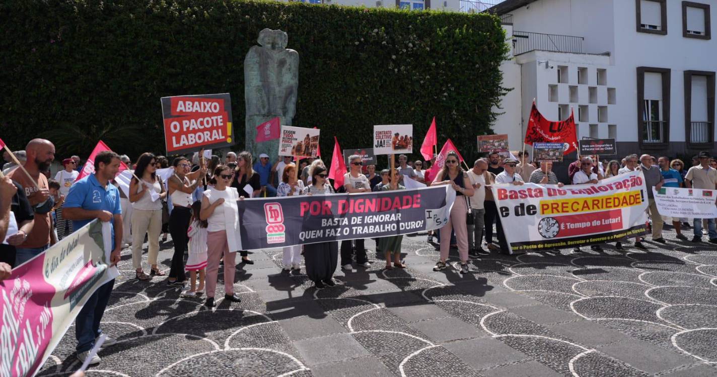 Sindicatos concentram-se em frente à Assembleia (com fotos)