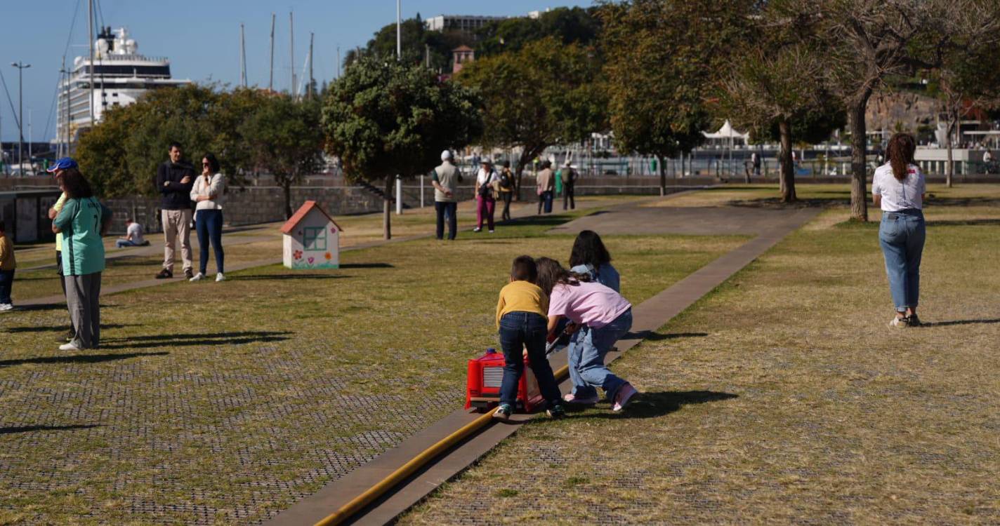 Semana da Proteção Civil arranca com dezenas de visitantes na Praça do Povo (com vídeo e fotos)