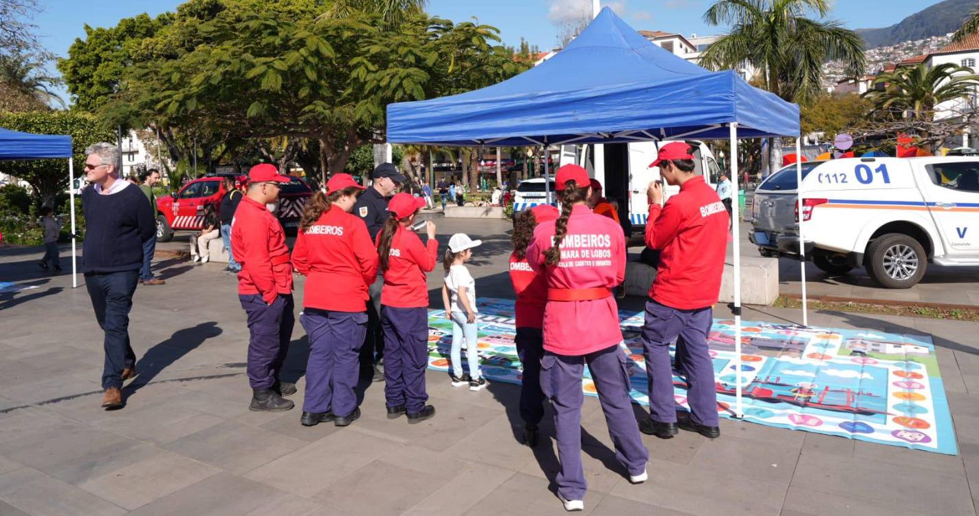 Semana da Proteção Civil arranca com dezenas de visitantes na Praça do Povo (com vídeo e fotos)