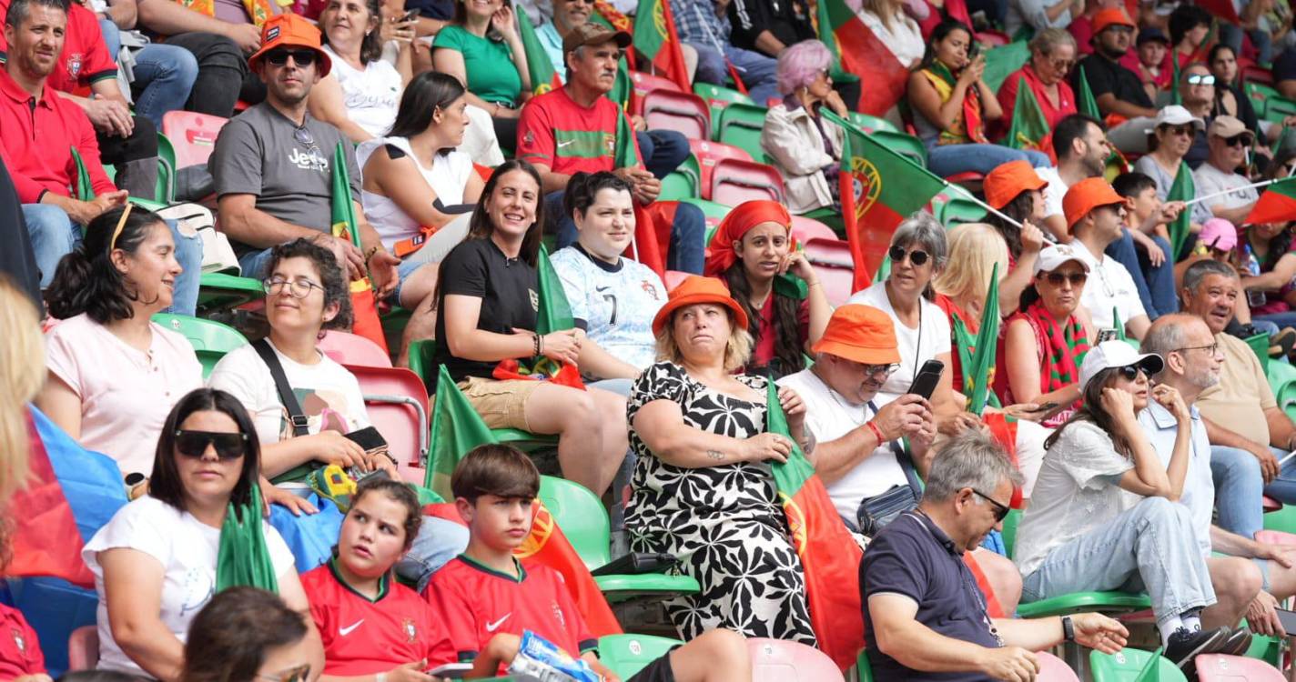 Veja quem está a assistir ao Portugal x Bélgica nos Barreiros (com fotos)