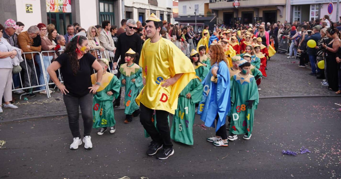 Crianças ‘inundam’ Cortejo do Estreito de Câmara de Lobos (com fotos)