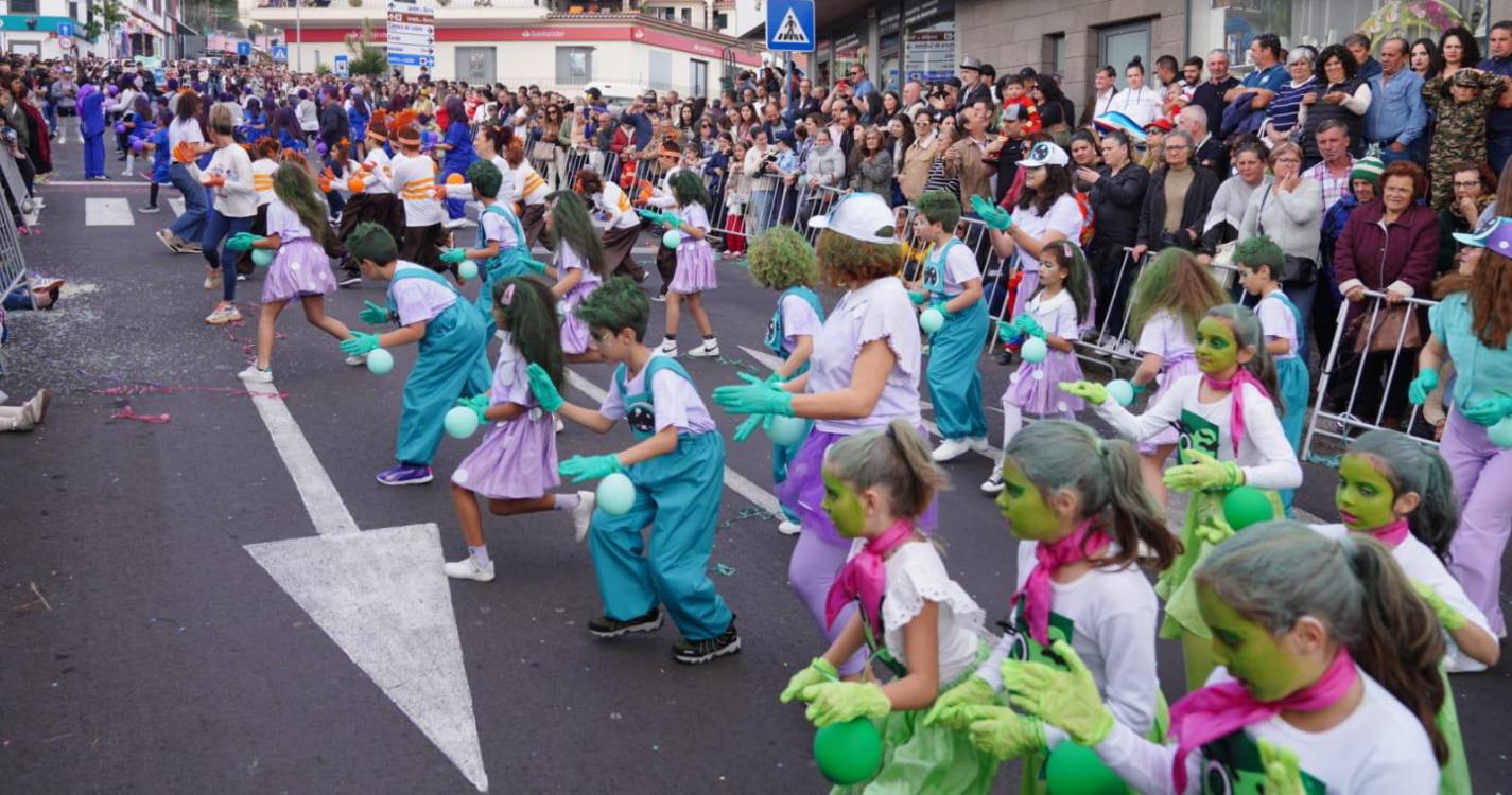 Crianças ‘inundam’ Cortejo do Estreito de Câmara de Lobos (com fotos)