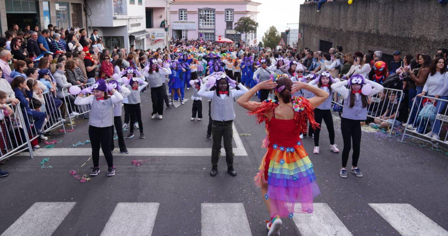 Crianças ‘inundam’ Cortejo do Estreito de Câmara de Lobos (com fotos)