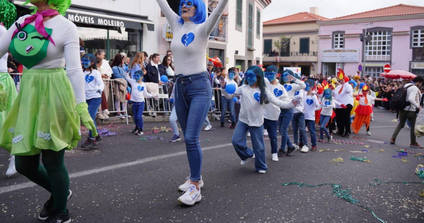 Crianças ‘inundam’ Cortejo do Estreito de Câmara de Lobos (com fotos)