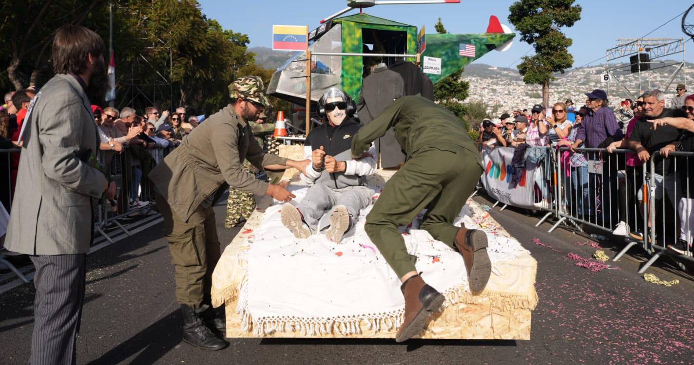 Detenção bombástica’ de Maduro retratada no Cortejo Trapalhão (com vídeos)