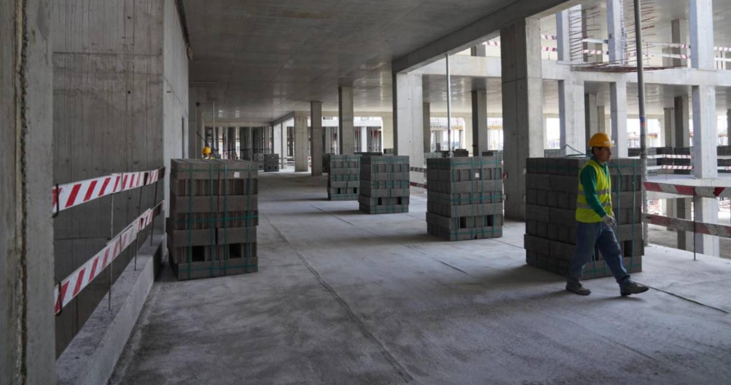 Veja como está a decorrer a obra do novo hospital