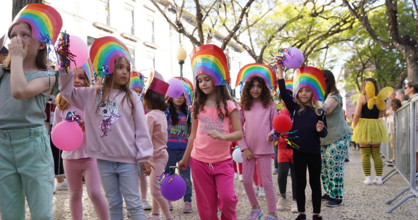 Mais de mil miúdos desfilam no Cortejo de Carnaval das Crianças (com fotos)