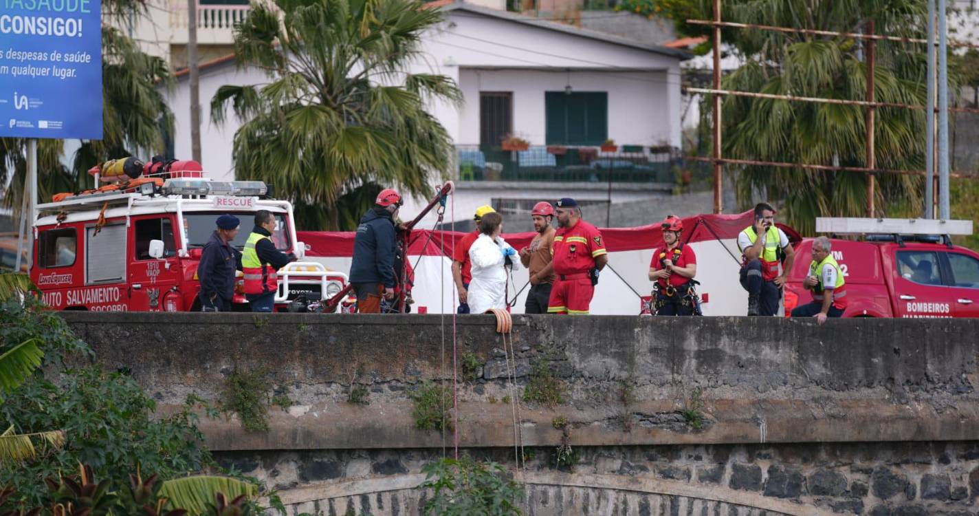 Já foi resgatado corpo de um jovem na Ribeira de Santo António (com fotos)