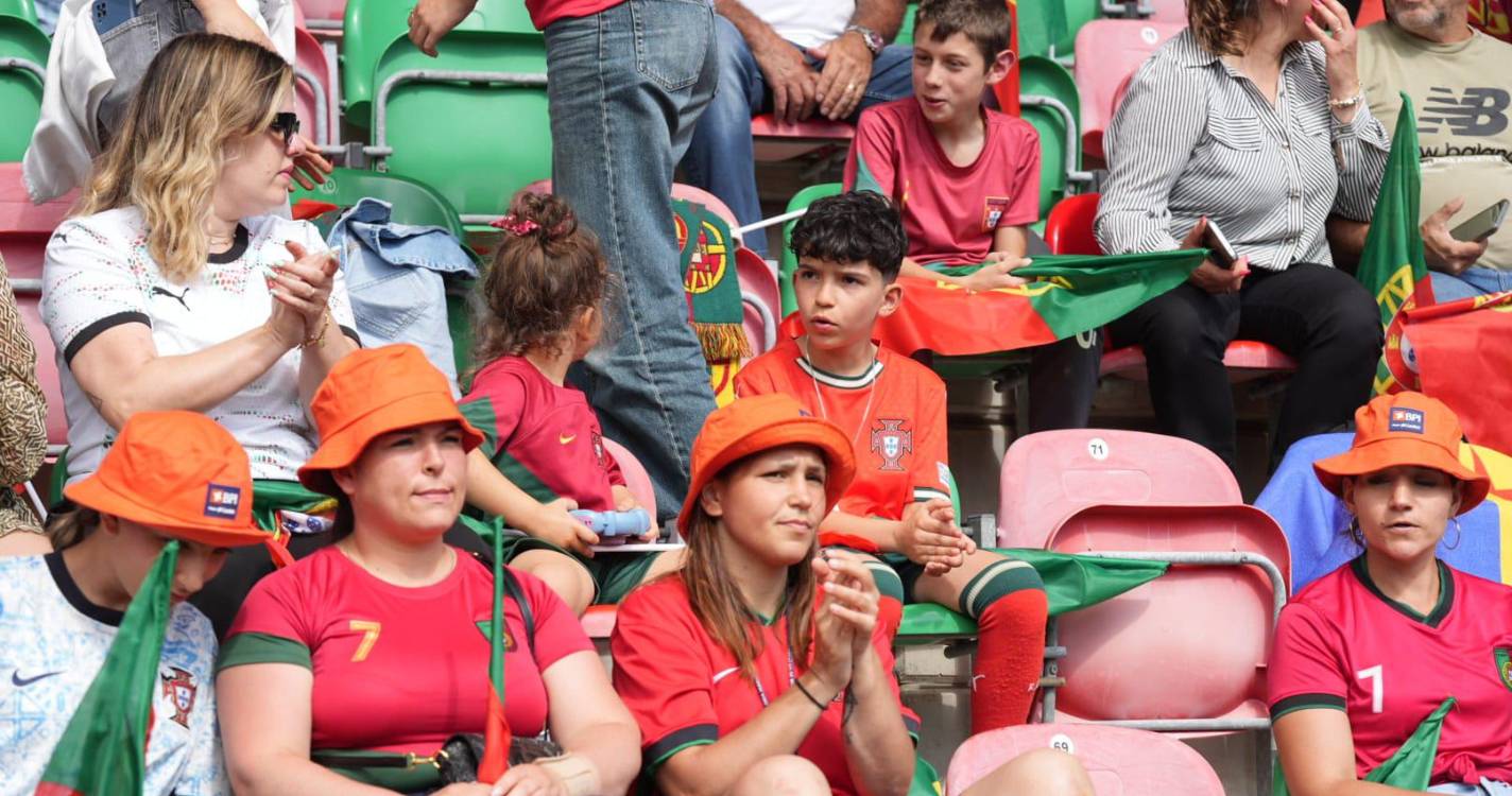 Veja quem está a assistir ao Portugal x Bélgica nos Barreiros (com fotos)