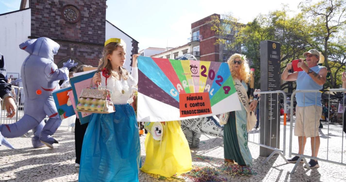 Mais de mil miúdos desfilam no Cortejo de Carnaval das Crianças (com fotos)