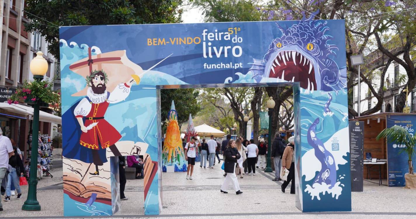 Feira do Livro dedicada a Camões já anima o Funchal (com fotos)