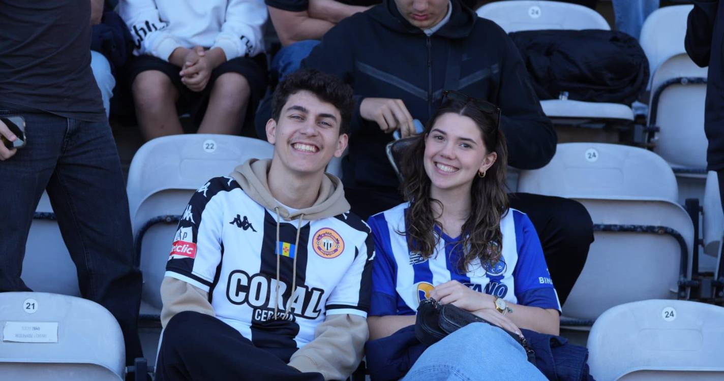 Estádio da Madeira composto para assistir ao Nacional–FC Porto (com fotos)