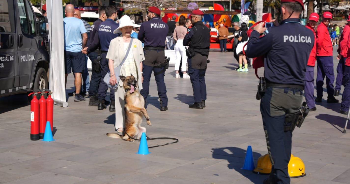 Semana da Proteção Civil arranca com dezenas de visitantes na Praça do Povo (com vídeo e fotos)