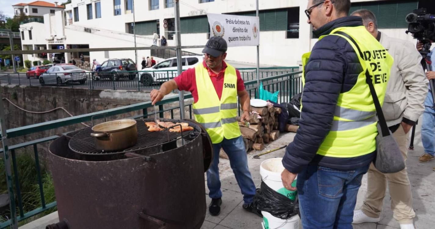 Motoristas da Rodoeste em greve pedem melhores condições e atualização salarial