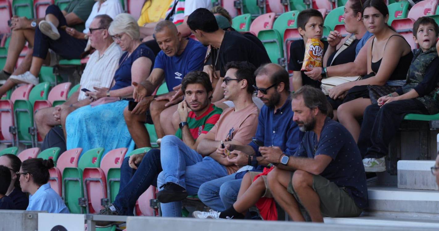 Veja quem está nos Barreiros para assistir ao Marítimo vs Académico Viseu