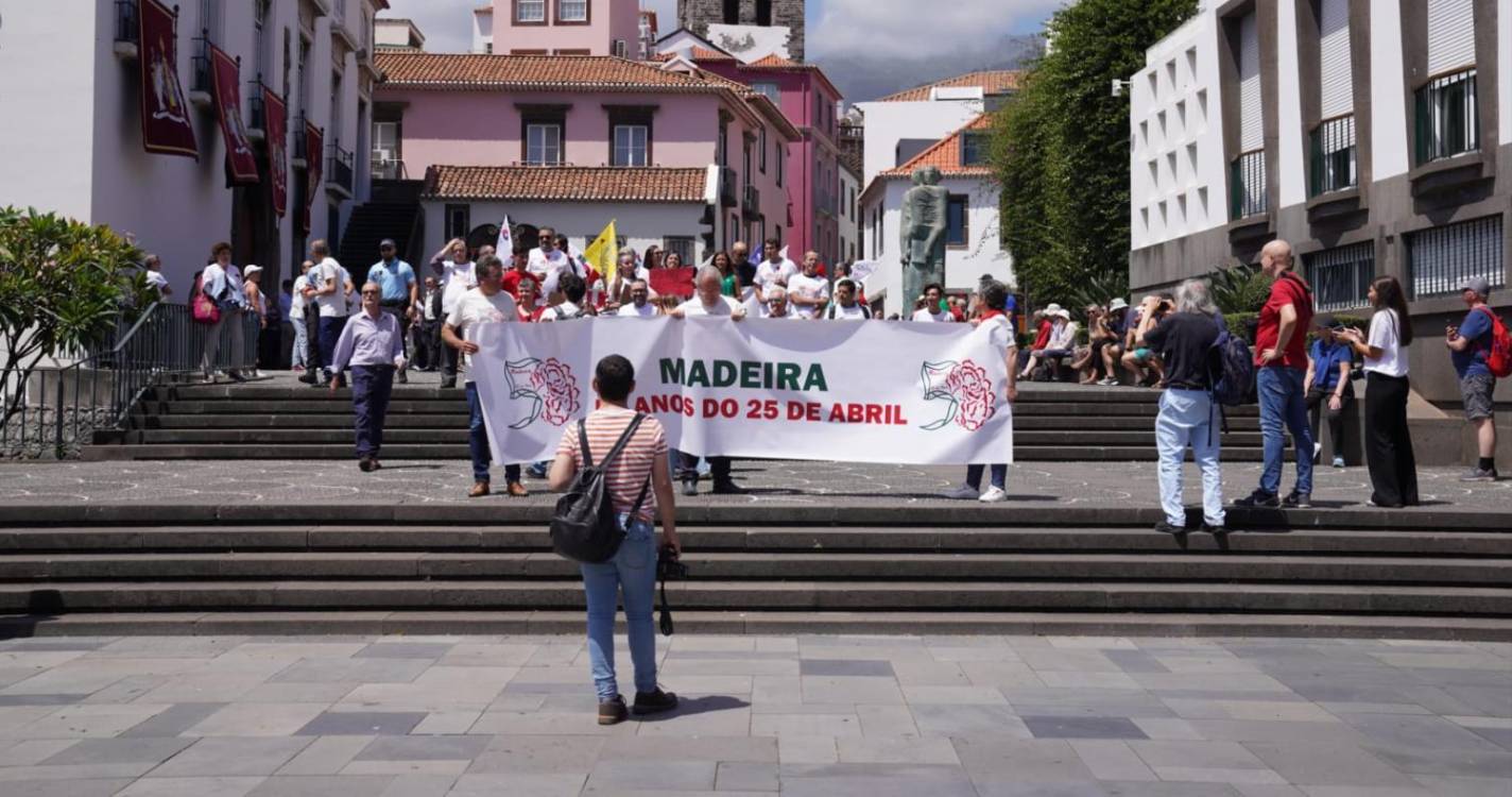 Madeira celebra Abril de forma plural (com fotos e vídeo)
