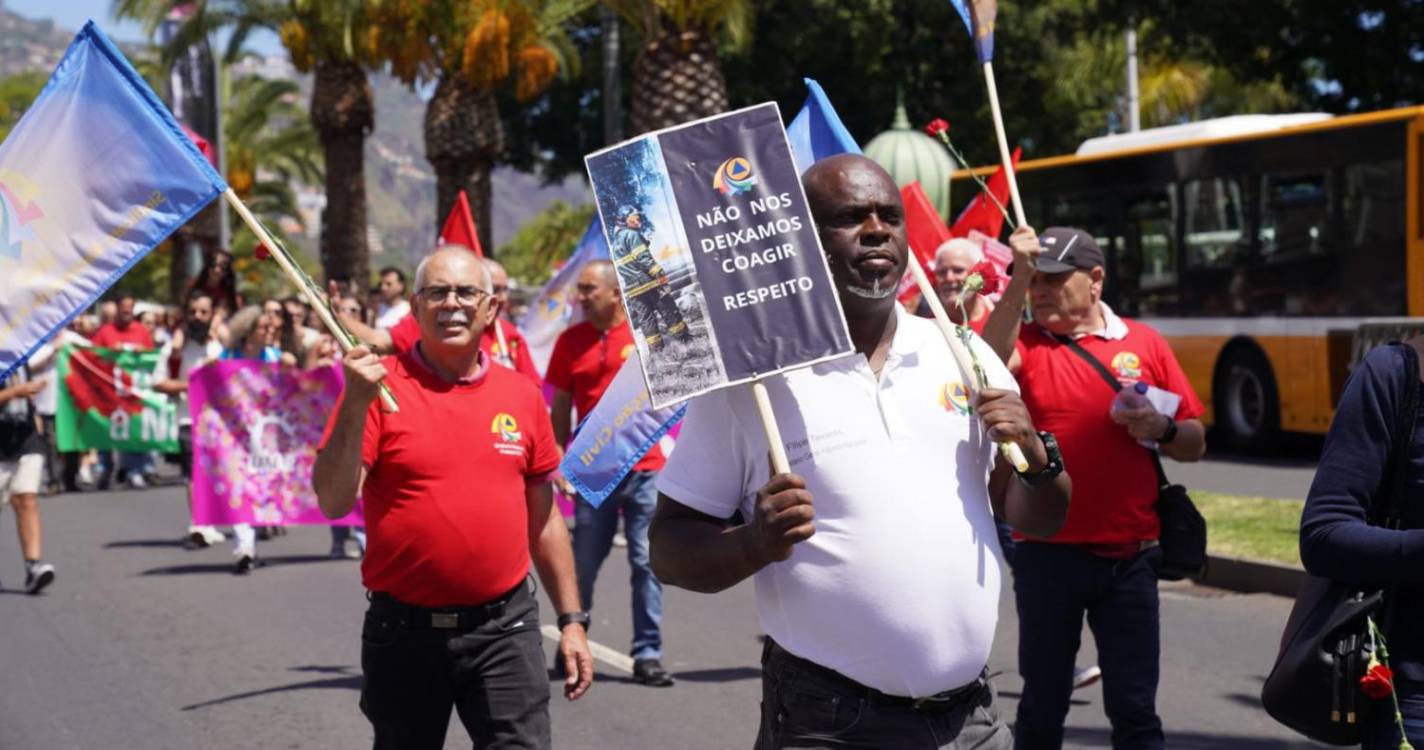 Madeira celebra Abril de forma plural (com fotos e vídeo)