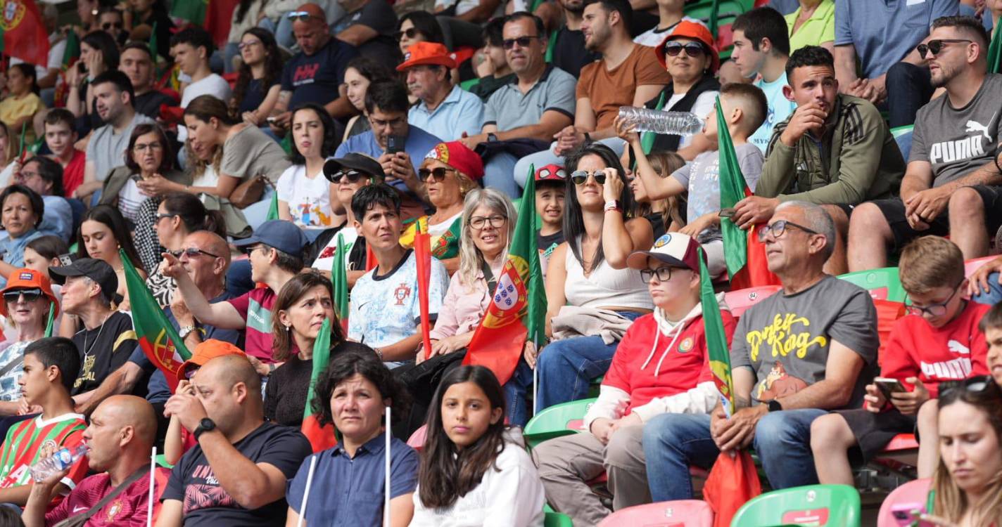 Veja quem está a assistir ao Portugal x Bélgica nos Barreiros (com fotos)