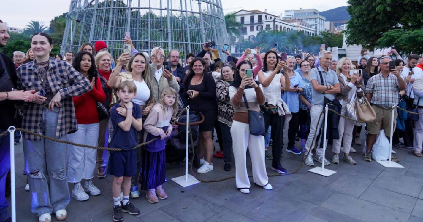 Iluminações de Natal já estão acesas e com muitas novidades (Fotos e vídeo)