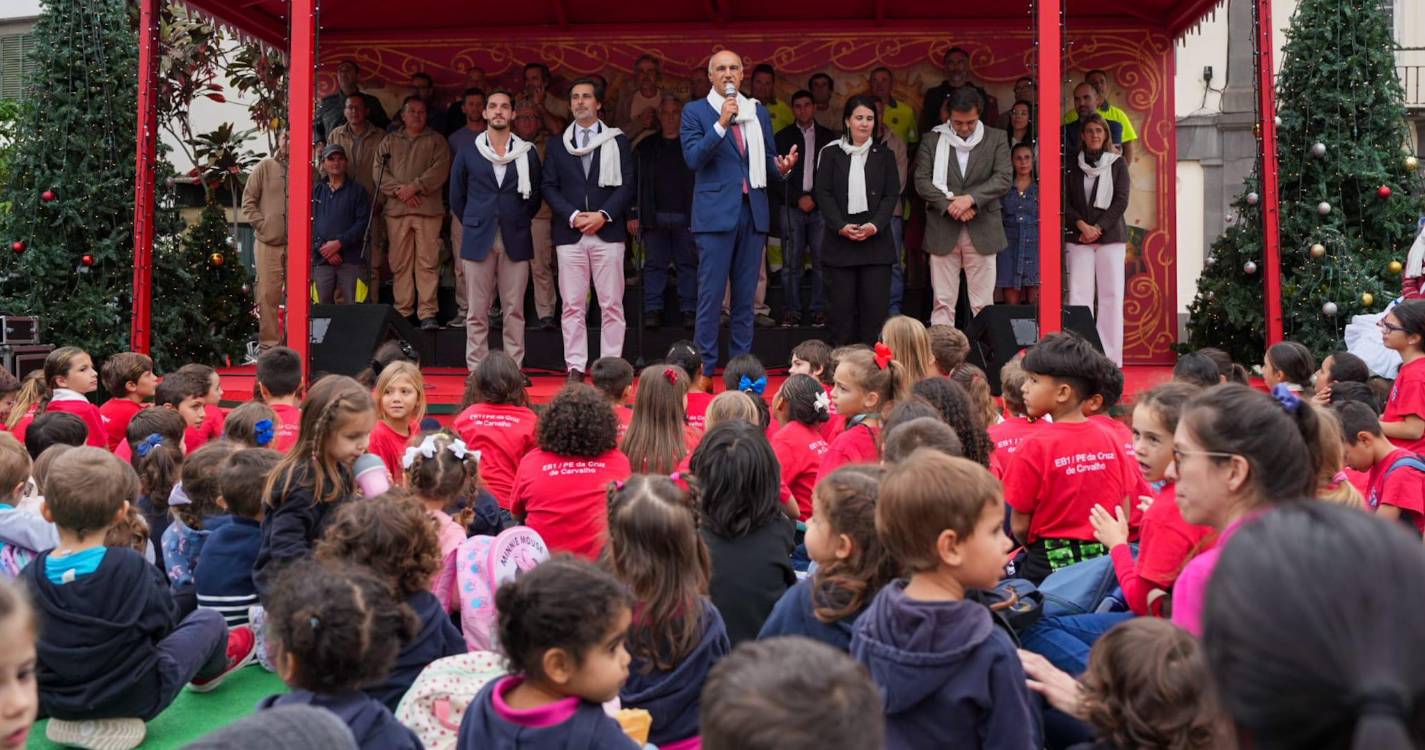 Pai Natal chegou ao Funchal num trenó à madeirense (com fotos e vídeo)
