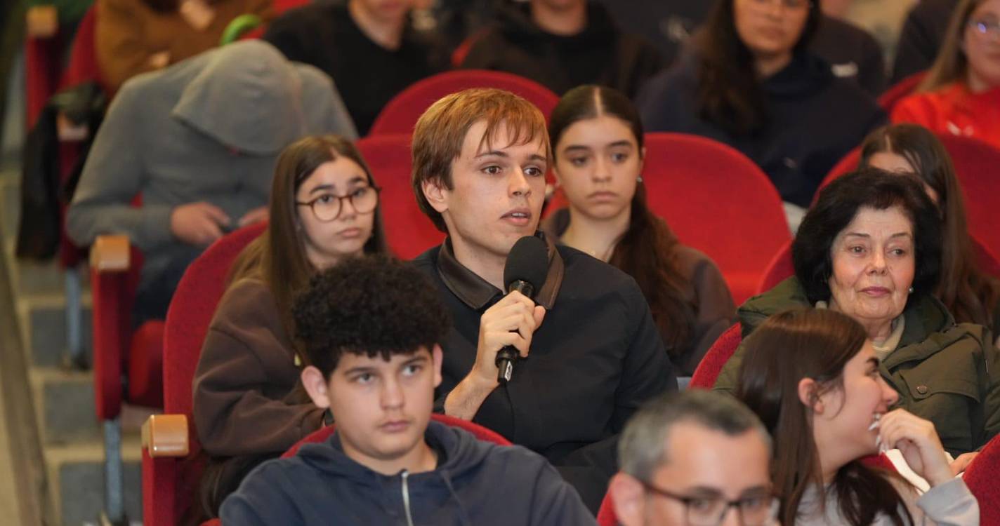 Parlamento na Comunidade: Jovem pede medidas para levar emprego qualificado para fora da capital