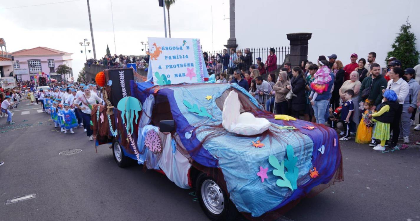 Crianças ‘inundam’ Cortejo do Estreito de Câmara de Lobos (com fotos)