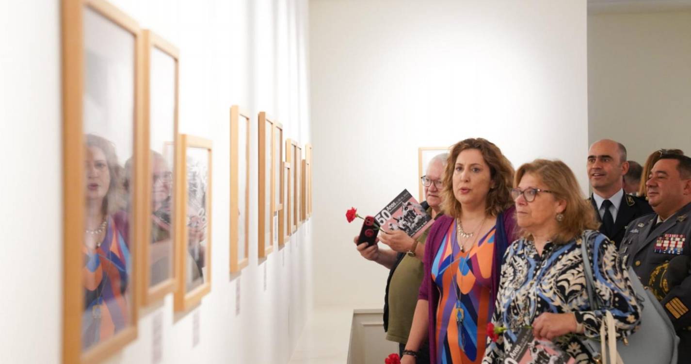 53 imagens eternizam o 25 de Abril no Atelier Vicentes