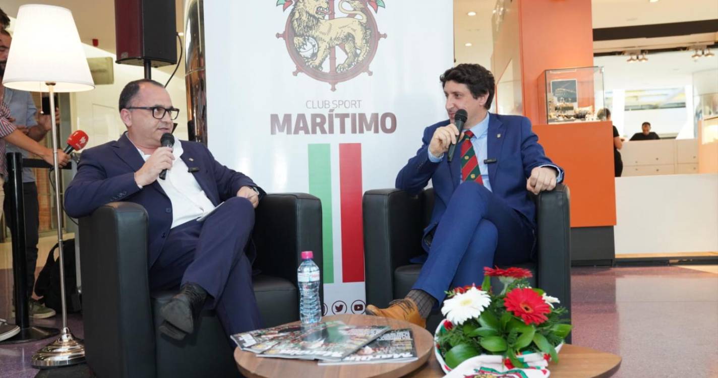 Verde-rubros apresentam revista Marítimo