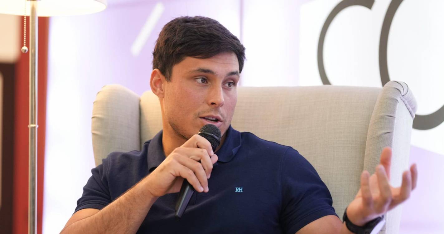 Bernardo Pereira escolhe Bombeiros da Calheta para receber donativo do Plaza Madeira