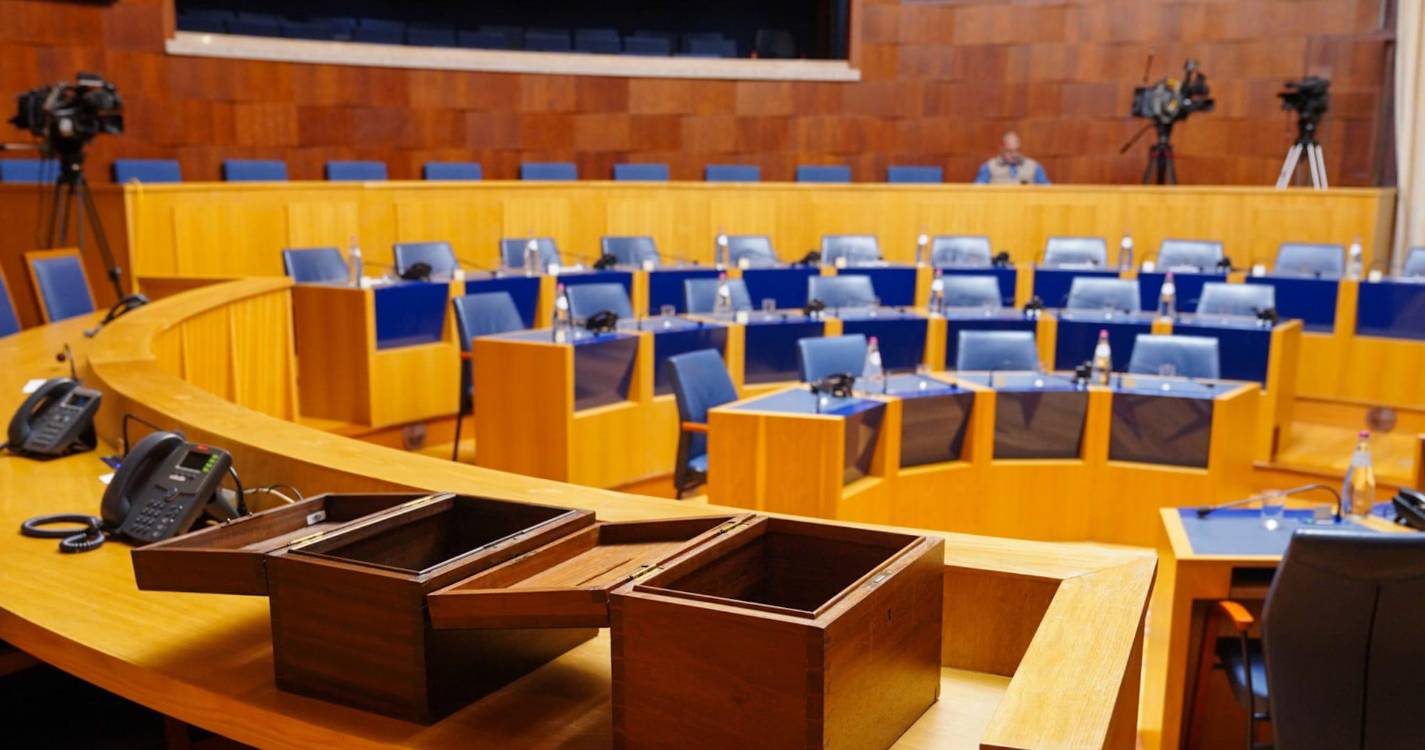 Assembleia Legislativa Regional para a XV Legislatura instalada às 15 horas. Tudo a postos para a votação