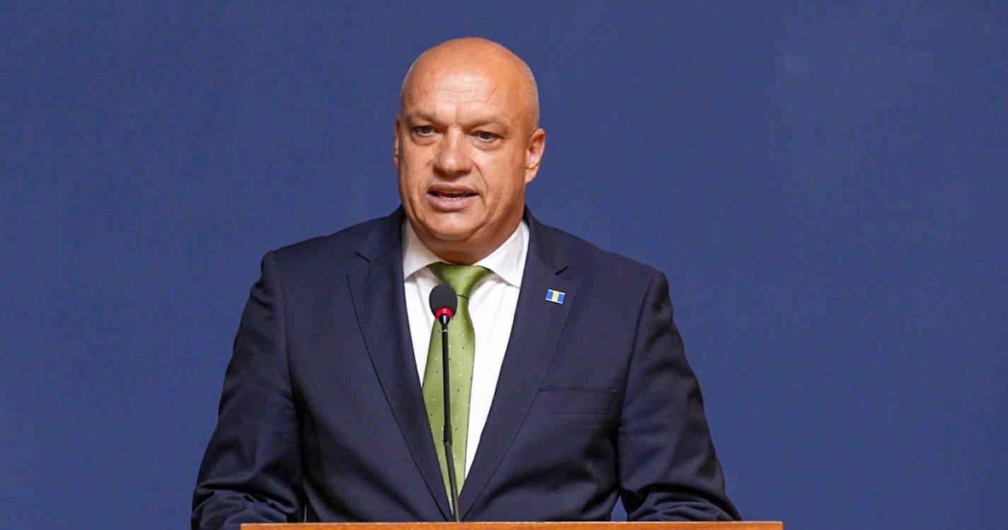 “Décadas de intolerância e desrespeito pelas oposições”, acusa o JPP