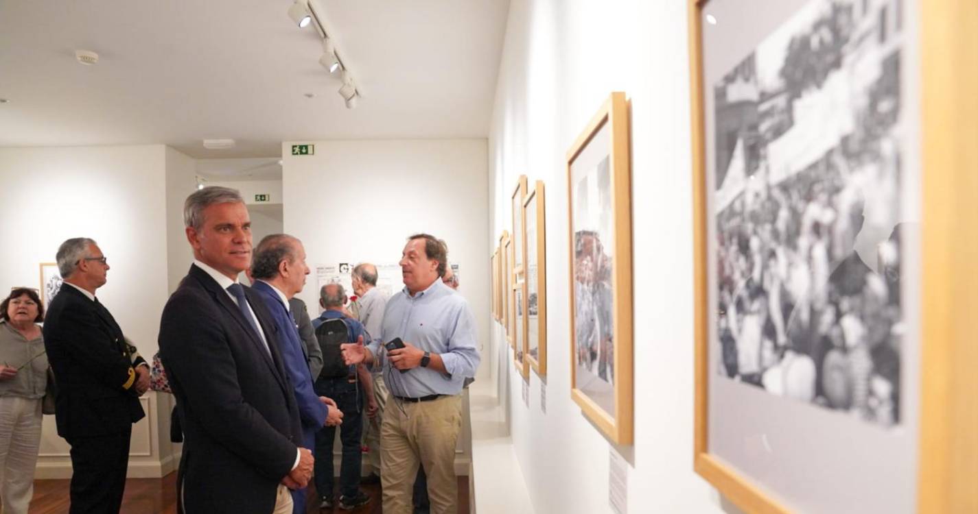 53 imagens eternizam o 25 de Abril no Atelier Vicentes