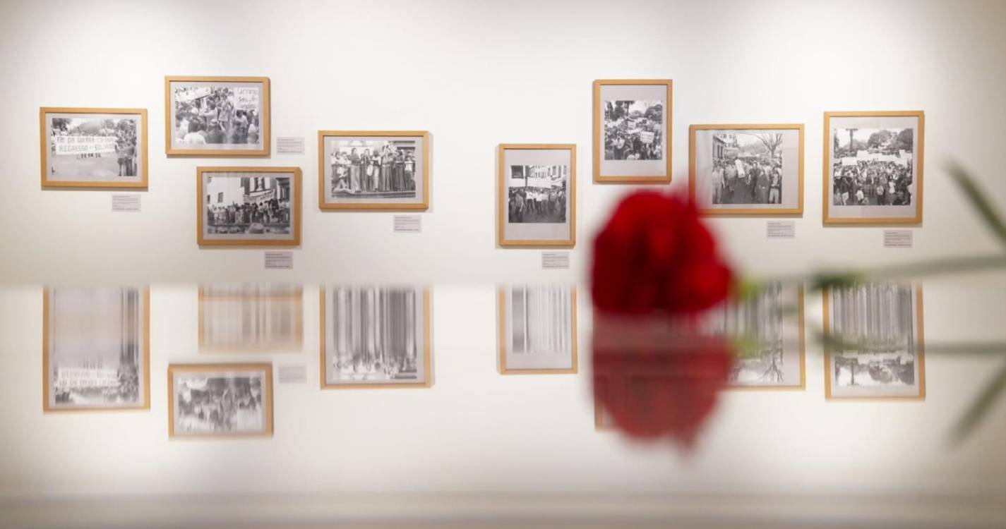 53 imagens eternizam o 25 de Abril no Atelier Vicentes