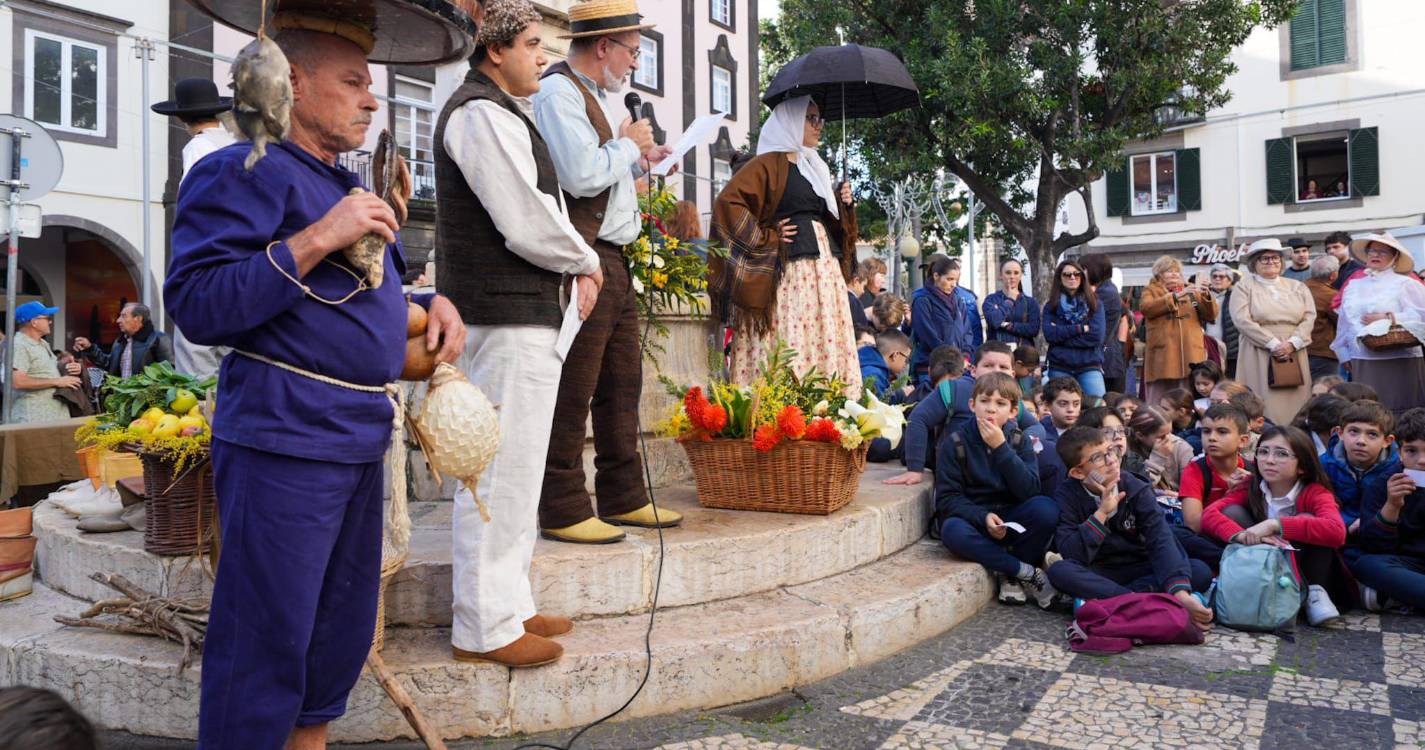 Recriação histórica conta com cerca de 300 participantes