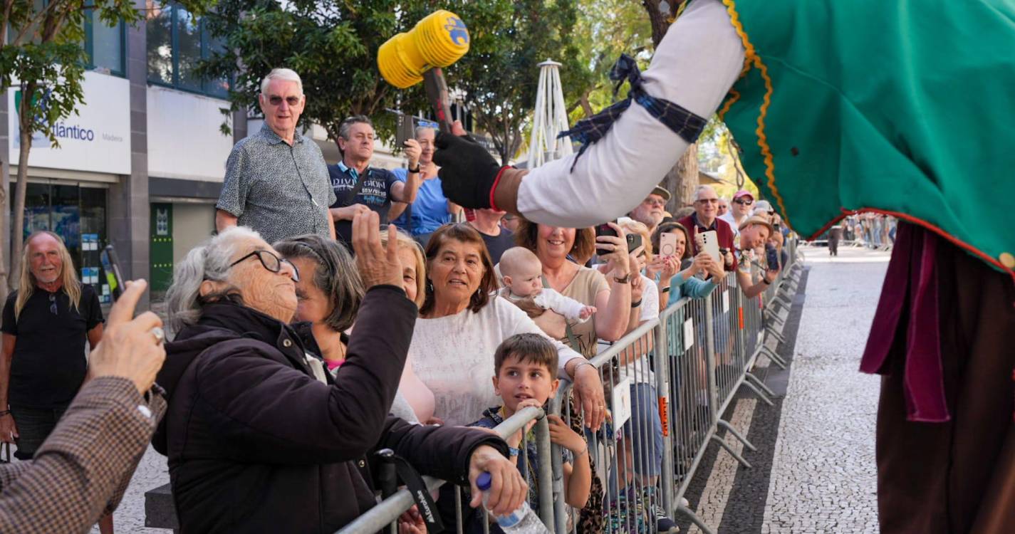 ‘Carnaval Solidário’ da Garouta do Calhau com 600 foliões (com fotos)