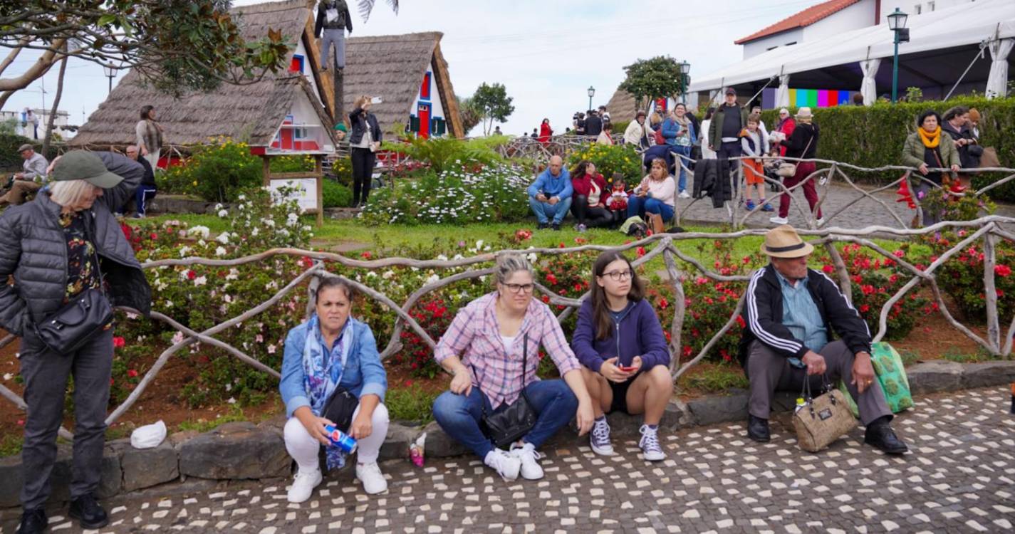 Veja como está o ambiente de festa em Santana (com fotos)