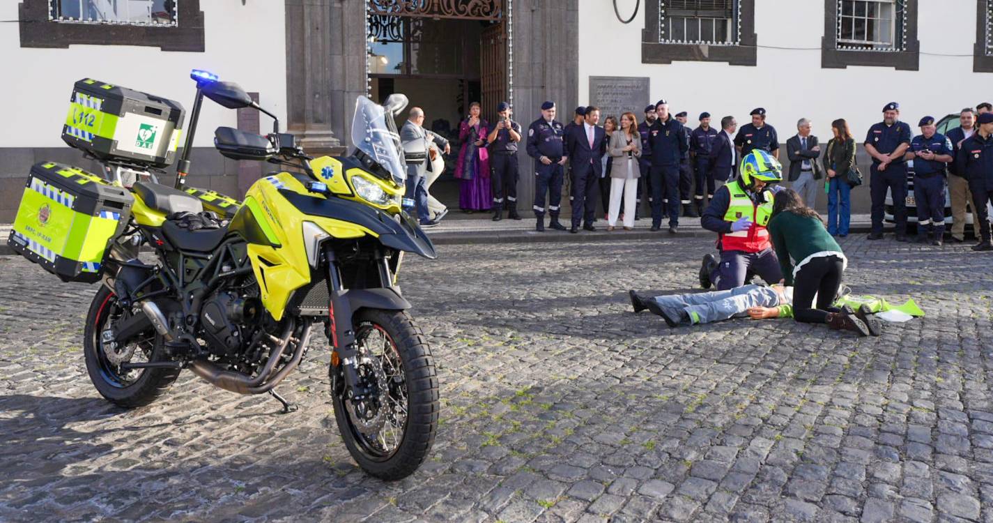 Primeiro Motociclo de Emergência Médica entregue aos Sapadores do Funchal
