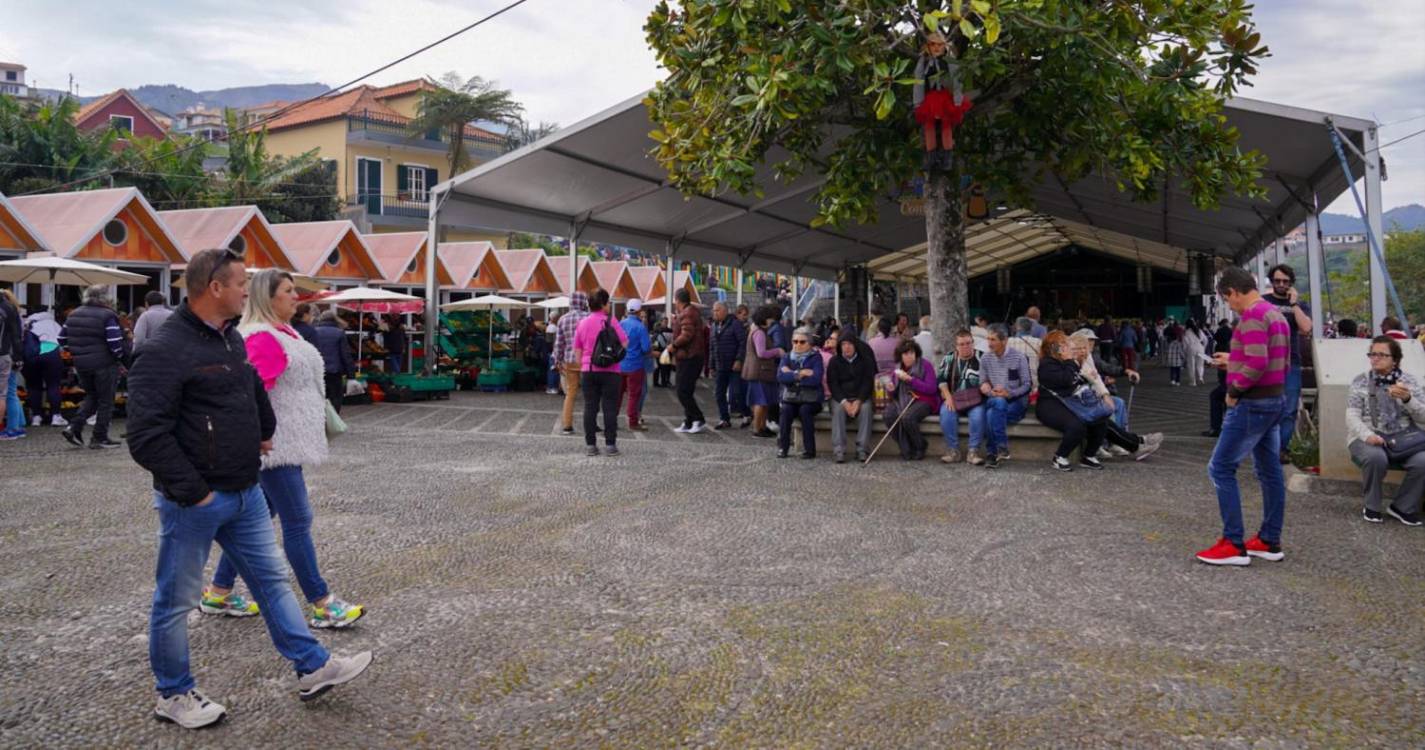 Veja como está o ambiente de festa em Santana (com fotos)