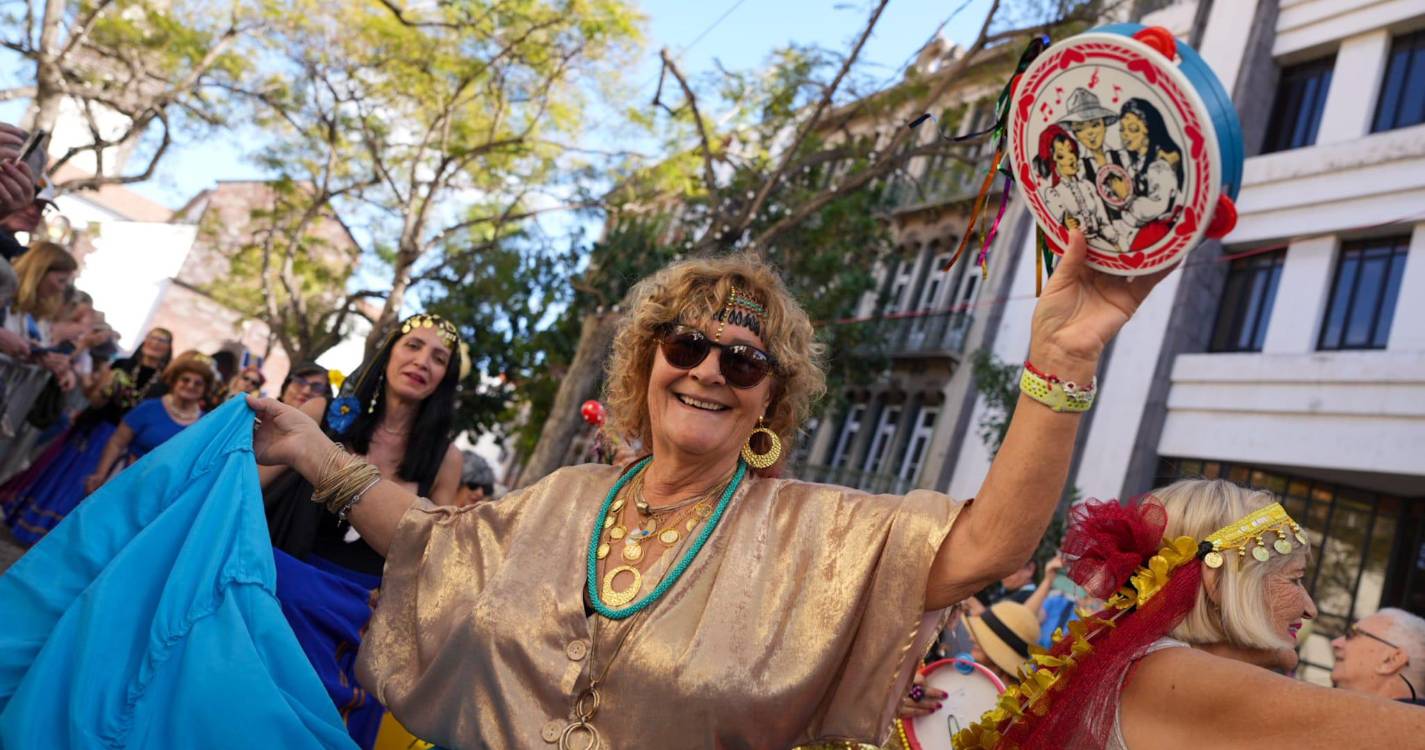 ‘Carnaval Solidário’ da Garouta do Calhau com 600 foliões (com fotos)