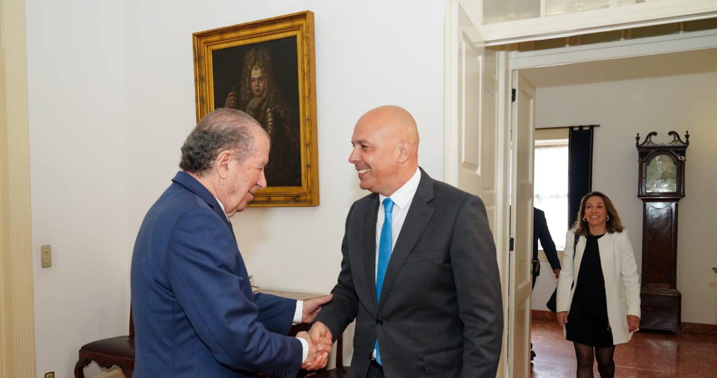 Cafôfo não diz se sai mas aclara que PS está pronto para fazer PSD cumprir