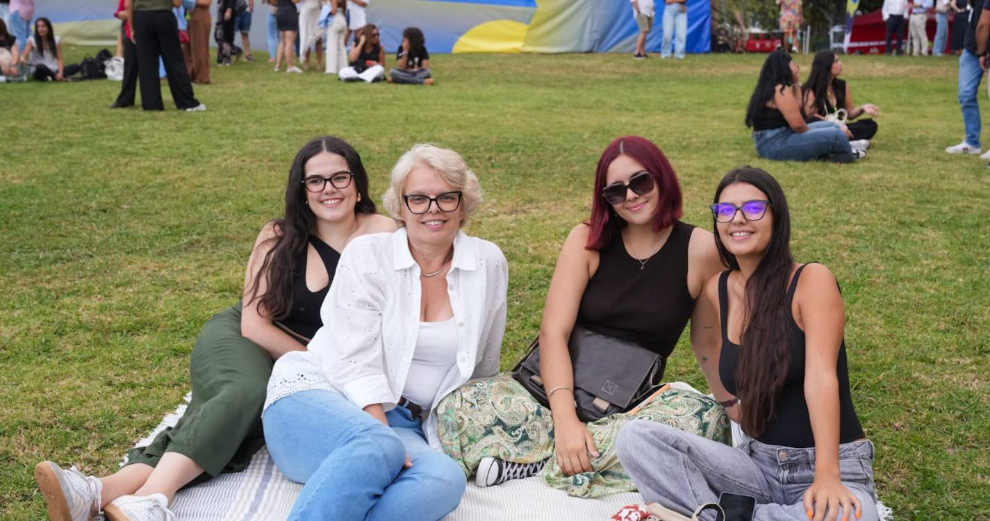 Parque de Santa Catarina começa a encher para primeiro dia de MEO Sons do Mar (com fotos)
