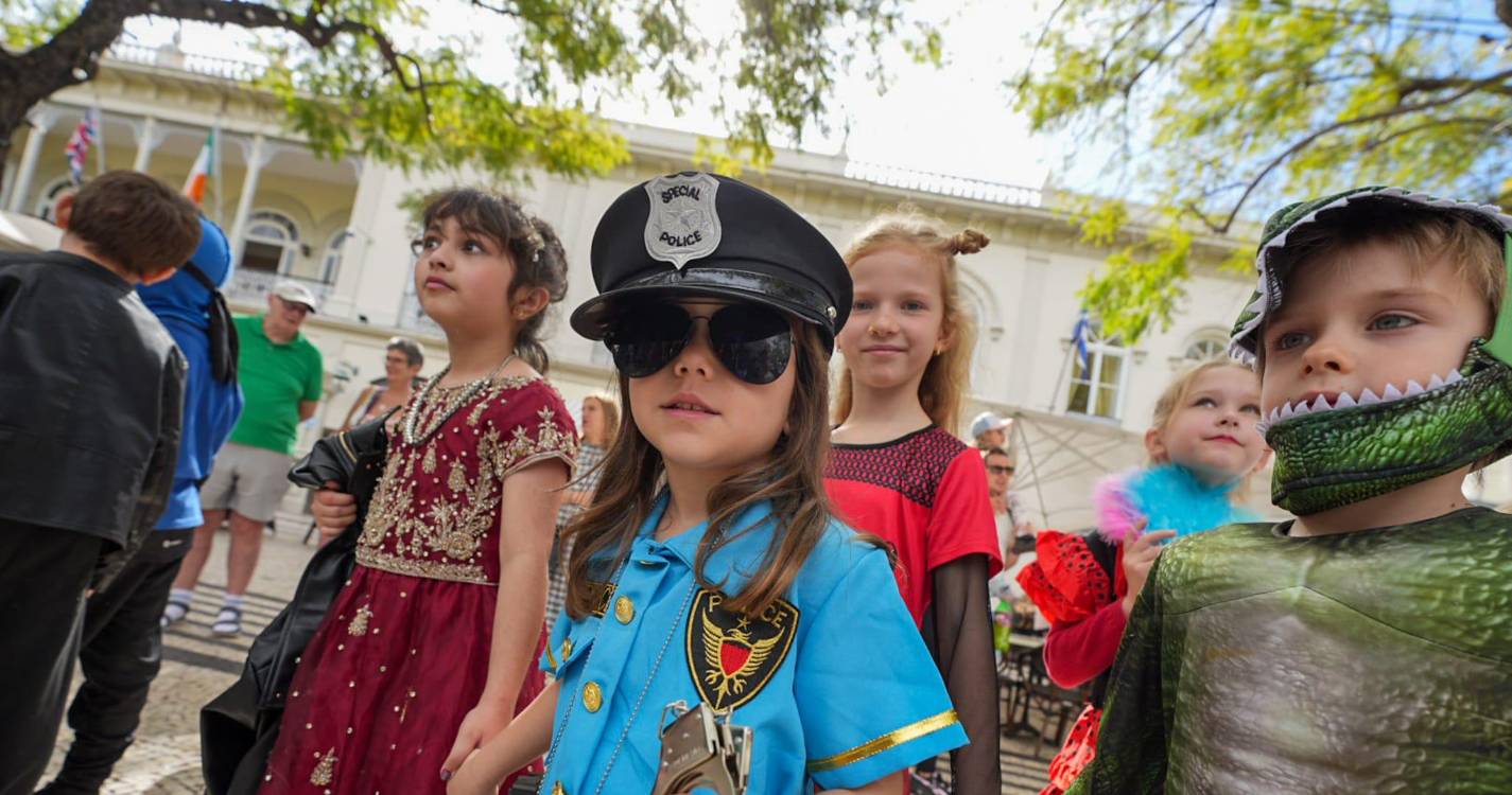 Mais de mil mascarados brilharam no Carnaval das Crianças (com fotos)
