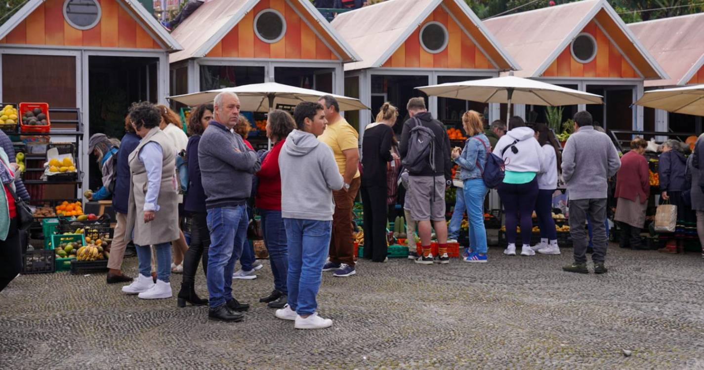 Veja como está o ambiente de festa em Santana (com fotos)