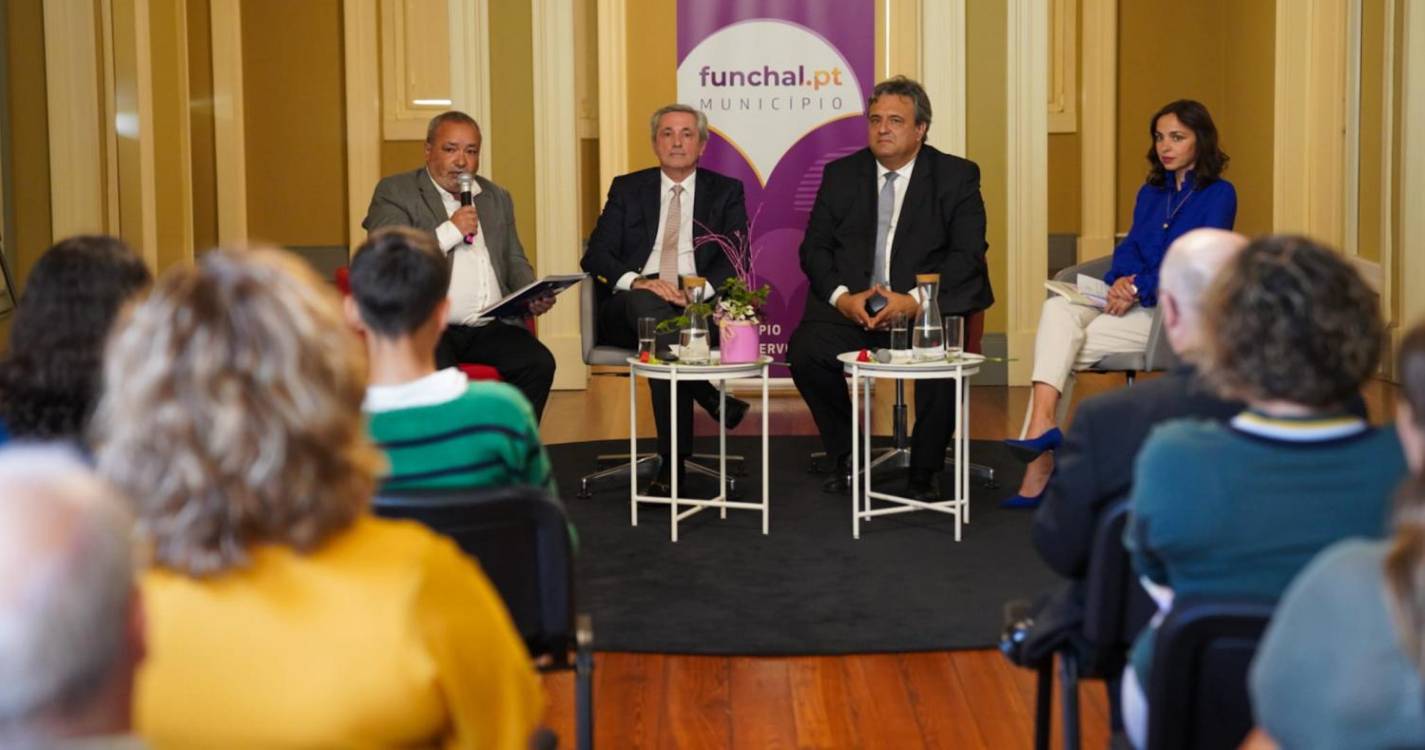 Veja imagens do lançamento do livro ‘Contos Insularados’