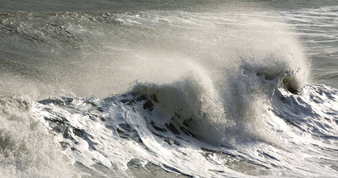 Vento e agitação marítima na costa Norte da Madeira e no Porto Santo