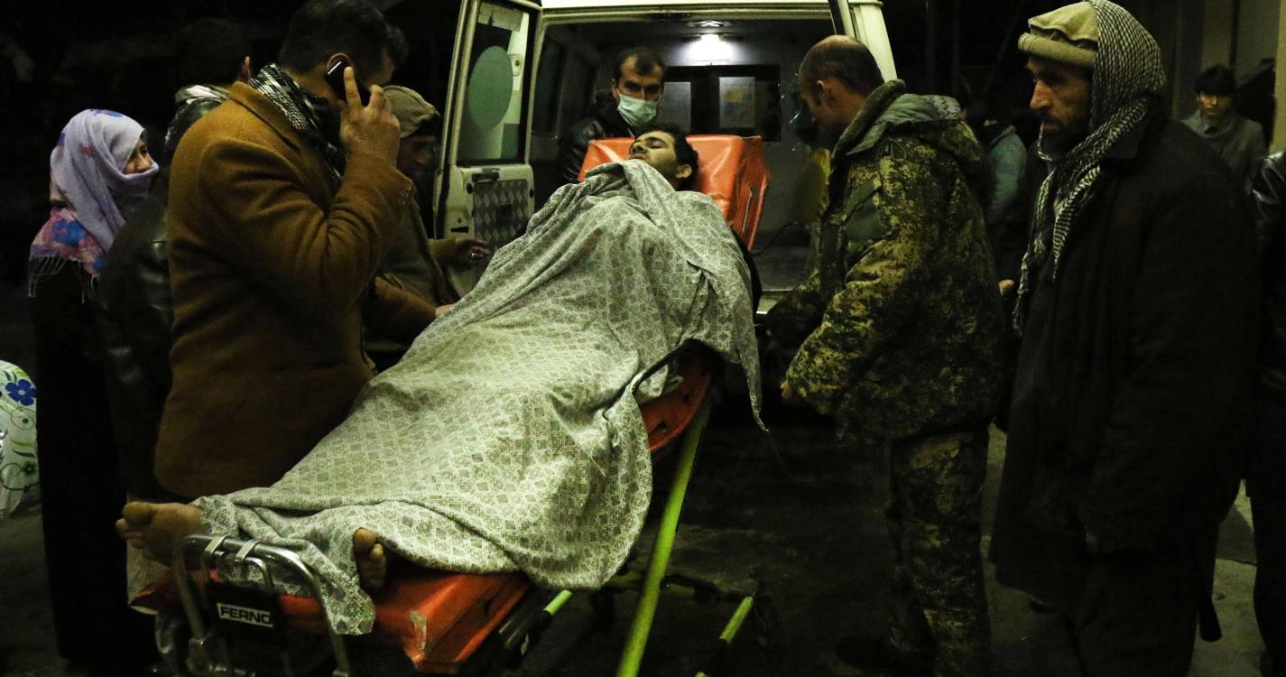 Sobe para 1.124 número de mortos causados por sismo no Afeganistão